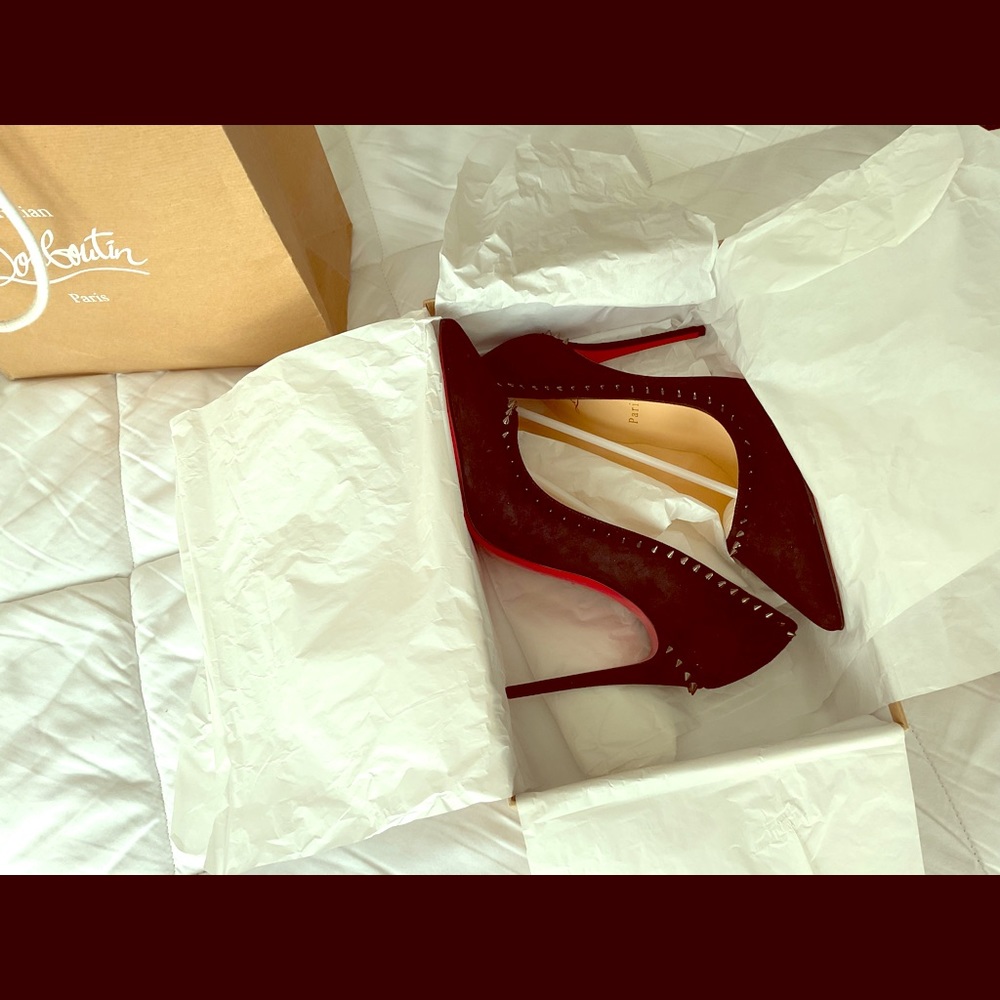 NEW! UNWORN! ANJALINA 100 SUEDE
